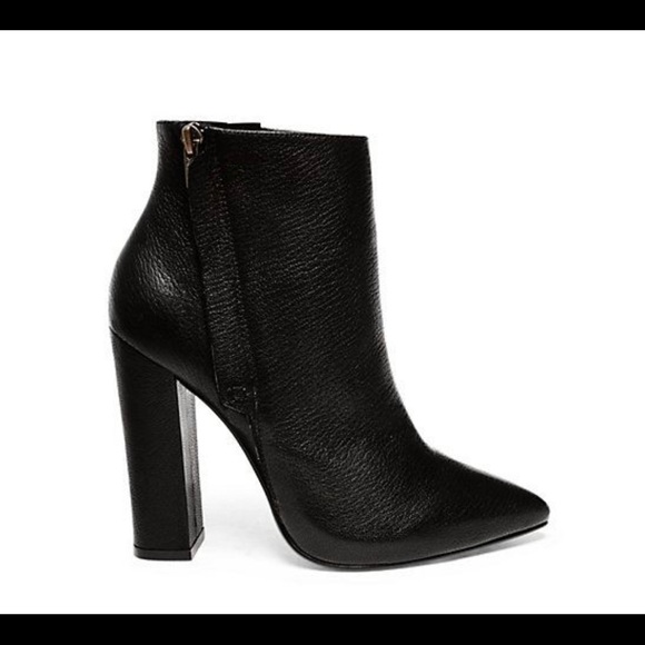 Steve Madden Boots - Picture 1 of 7